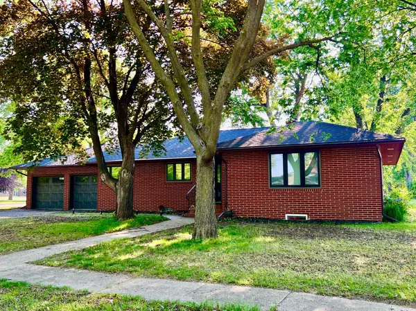 424 S Gaulke ST, Appleton, MN 56208