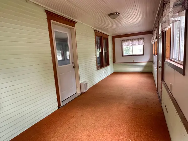 221 W Saxon ST, Ivanhoe, MN 56142