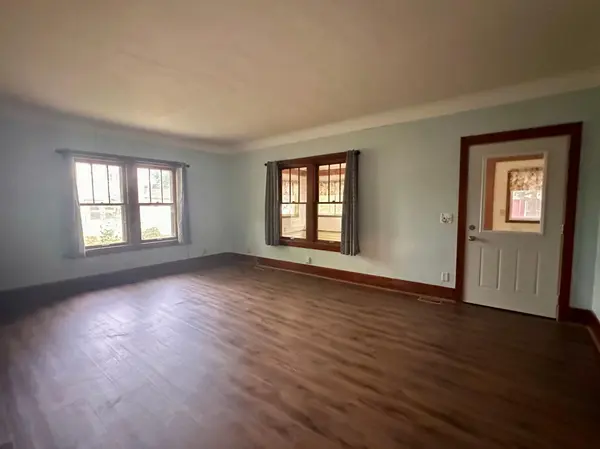 221 W Saxon ST, Ivanhoe, MN 56142