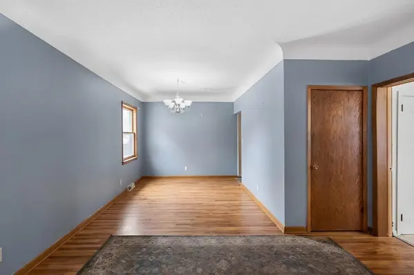 1050 Matilda ST, Saint Paul, MN 55117