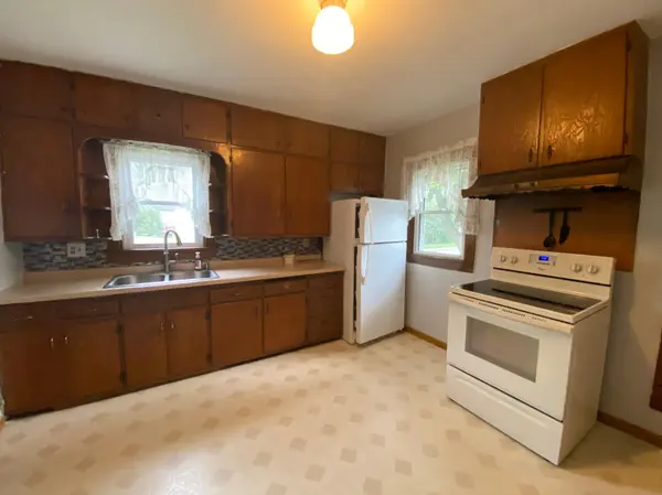 1224 Frank Hall DR, Albert Lea, MN 56007