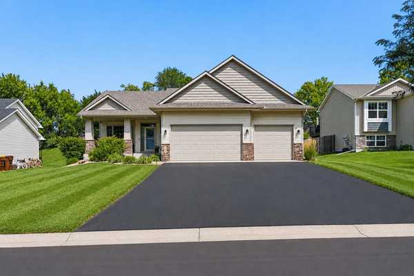 933 Trellis ST, Jordan, MN 55352