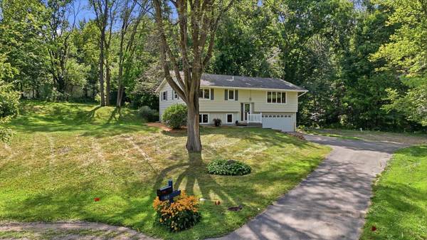9405 Fox Valley DR, Corcoran, MN 55340