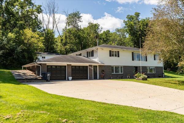 805 Auburn AVE S, Lanesboro, MN 55949