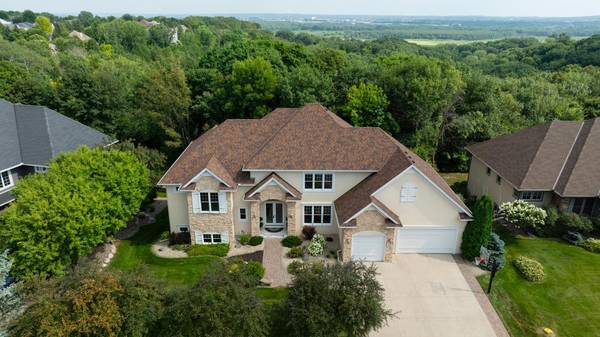 19043 Vogel Farm TRL, Eden Prairie, MN 55347
