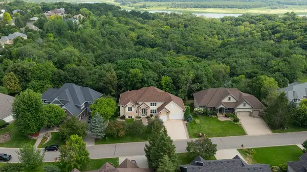 19043 Vogel Farm TRL, Eden Prairie, MN 55347