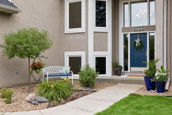 8053 Enclave Bay, Woodbury, MN 55125