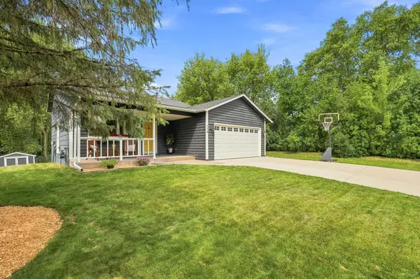 170 Meadow DR, Loretto, MN 55357