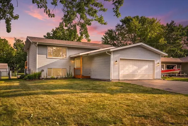 205 W Elm ST, Roberts, WI 54023