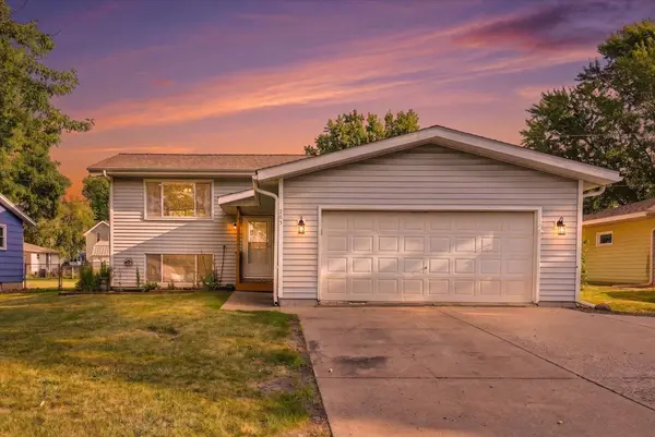 205 W Elm ST, Roberts, WI 54023