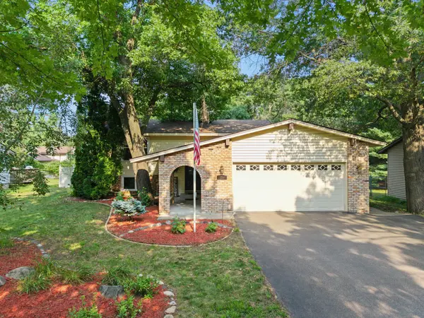 11547 Flintwood ST NW, Coon Rapids, MN 55448