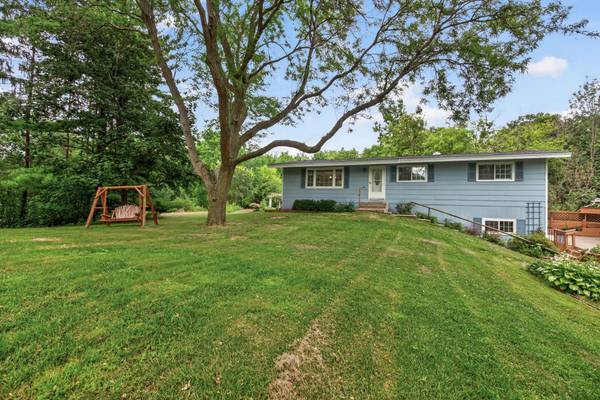 25851 Skyline CIR, Elko New Market, MN 55020