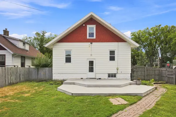 1021 9th AVE N, Fargo, ND 58102