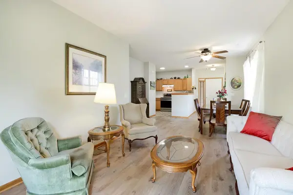 688 Cobblestone WAY, Shakopee, MN 55379