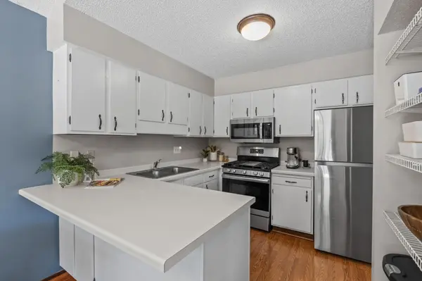 1595 Four Oaks RD, Eagan, MN 55121