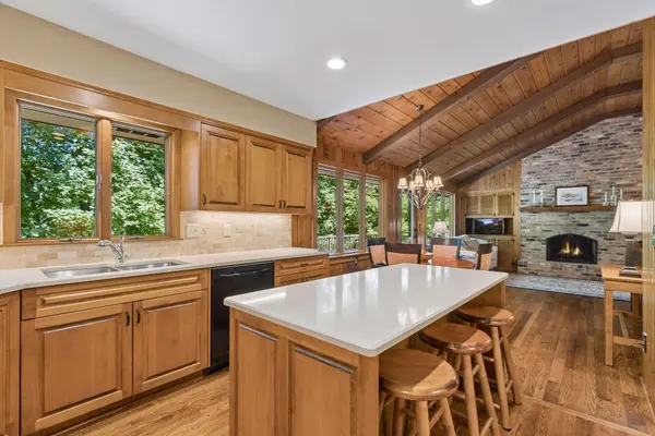 17380 Hampton CT, Minnetonka, MN 55345