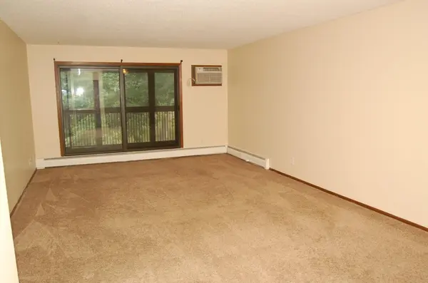 1887 Silver Bell RD #318, Eagan, MN 55122