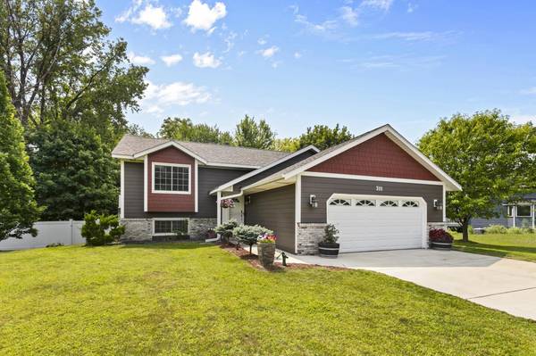 3111 Joyce CT, Eagan, MN 55121