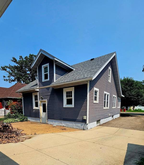707 7th ST NW, Austin, MN 55912