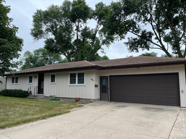 631 19th ST, Windom, MN 56101