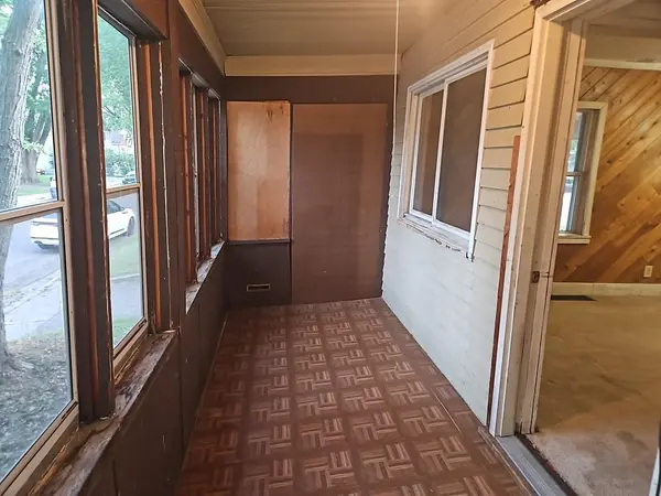 1069 Seminole AVE, West Saint Paul, MN 55118