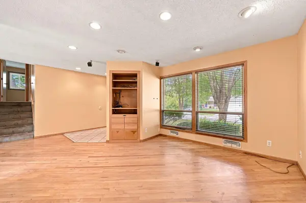 2527 Interlachen DR, Stillwater, MN 55082
