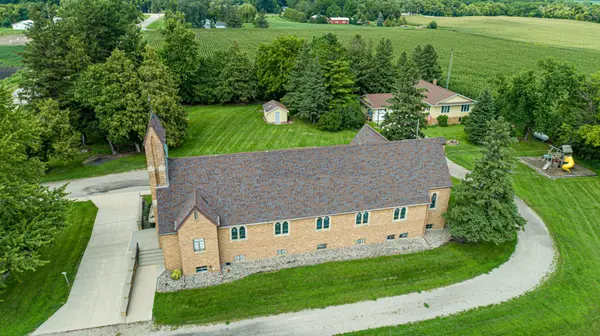 31184 W Wilton River RD, Waseca, MN 56093