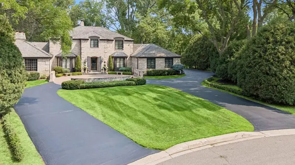 5804 Long Brake TRL, Edina, MN 55439