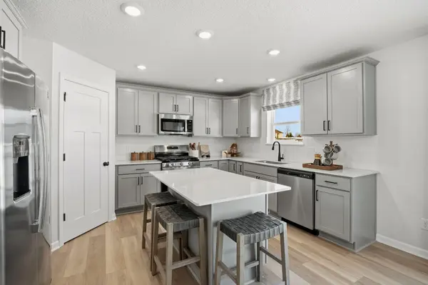 437 James Pkwy, Elko New Market, MN 55054