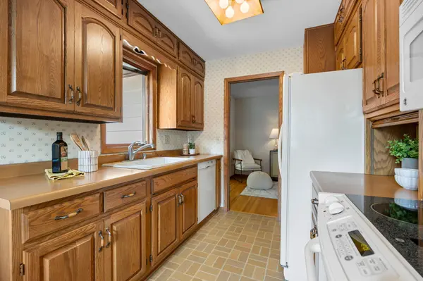 10006 Chicago AVE S, Bloomington, MN 55420