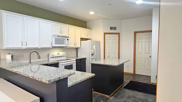 11122 Aberdeen ST NE #E, Blaine, MN 55449