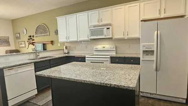 11122 Aberdeen ST NE #E, Blaine, MN 55449