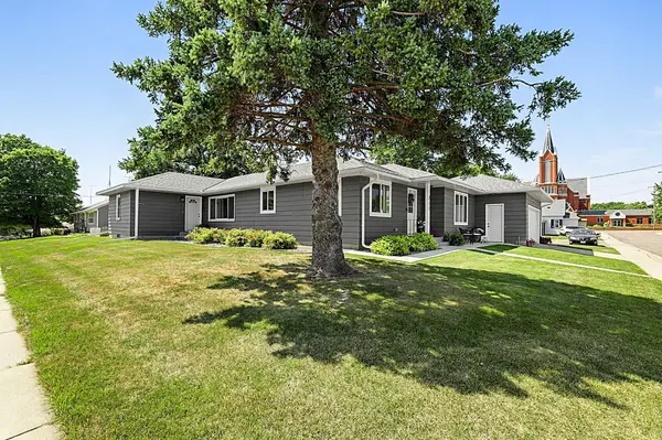 211 Cedar AVE S, Watkins, MN 55389