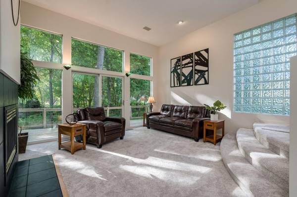 317 Meadow Woods DR, Mankato, MN 56001