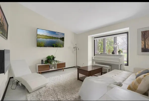 9119 Regent Pkwy, Brooklyn Park, MN 55443