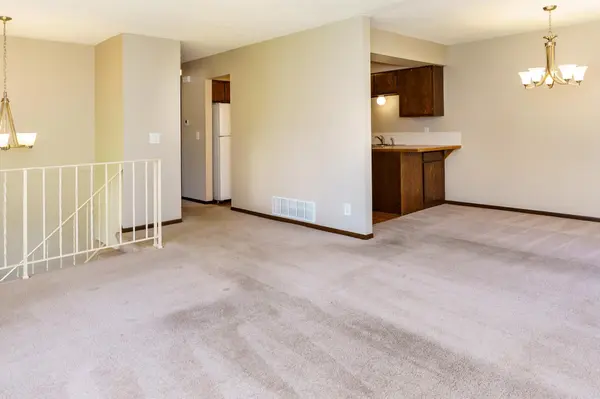 10323 Balsam LN, Eden Prairie, MN 55347