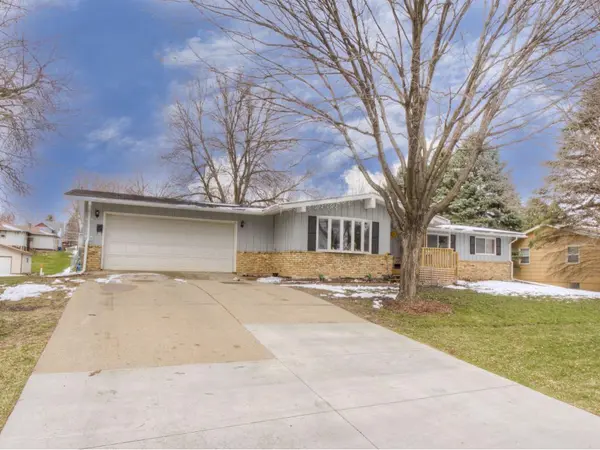 332 W 2nd ST, Waconia, MN 55387