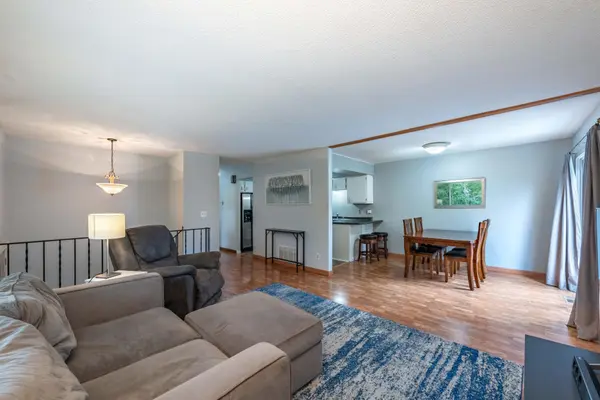 1303 W 140th ST, Burnsville, MN 55337