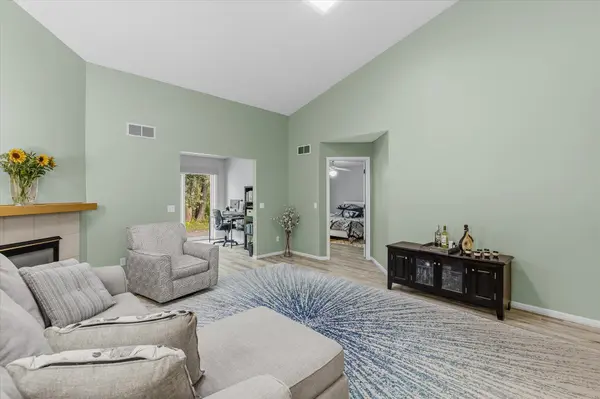 7856 Heinbuch TRL, Woodbury, MN 55125