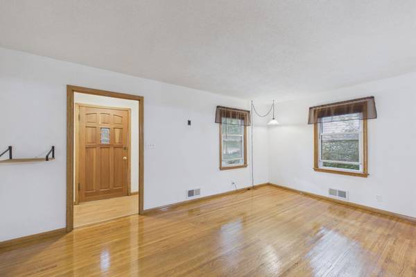 1853 Taylor AVE, Saint Paul, MN 55104