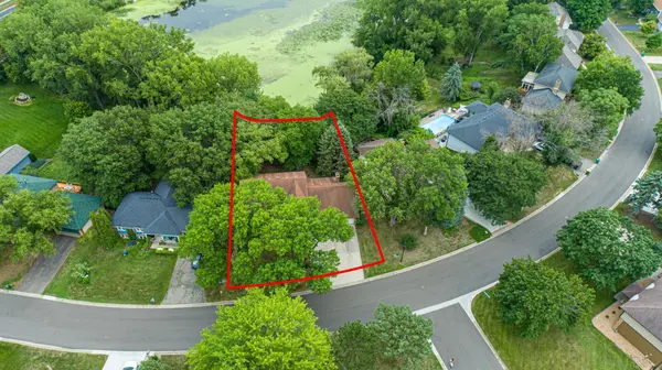 14613 Carriage LN, Burnsville, MN 55306