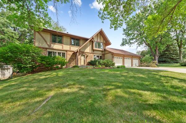 14613 Carriage LN, Burnsville, MN 55306