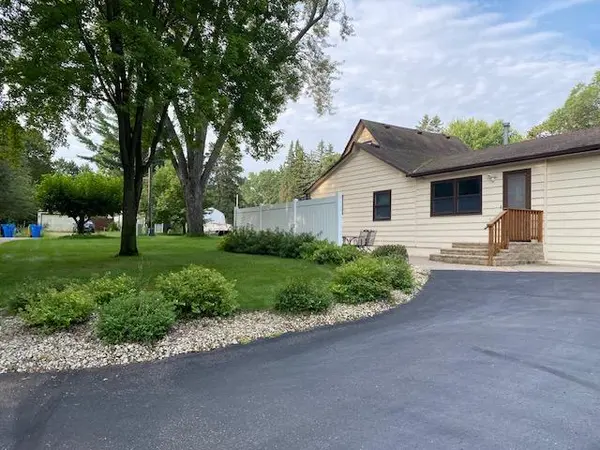 302 4th ST S, Princeton, MN 55371