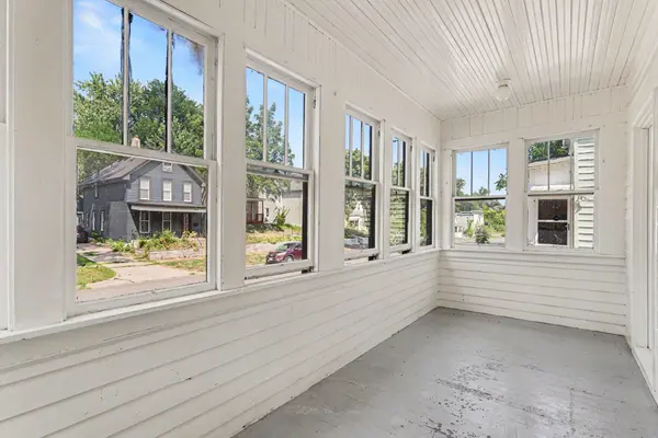 498 Beaumont ST, Saint Paul, MN 55130