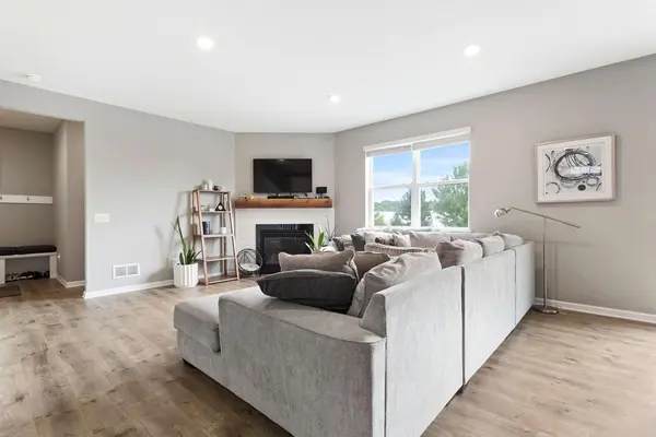 4040 Zircon LN N, Plymouth, MN 55446