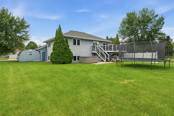653 Grayhawk Dr, Mankato, MN 56001
