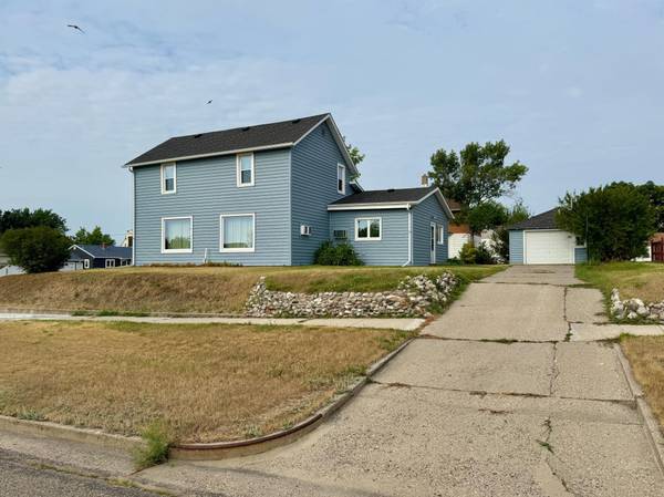 308 6th ST NW, Valley City, ND 58072