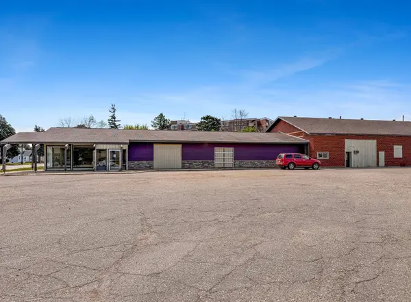 849 10th ST, Worthington, MN 56187
