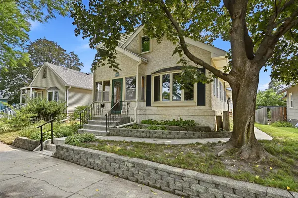 1918 Clear AVE, Saint Paul, MN 55119