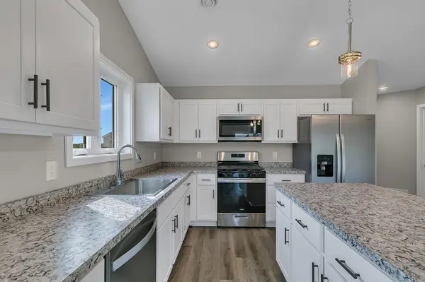 24289 Forest View CIR, Saint Augusta, MN 56301